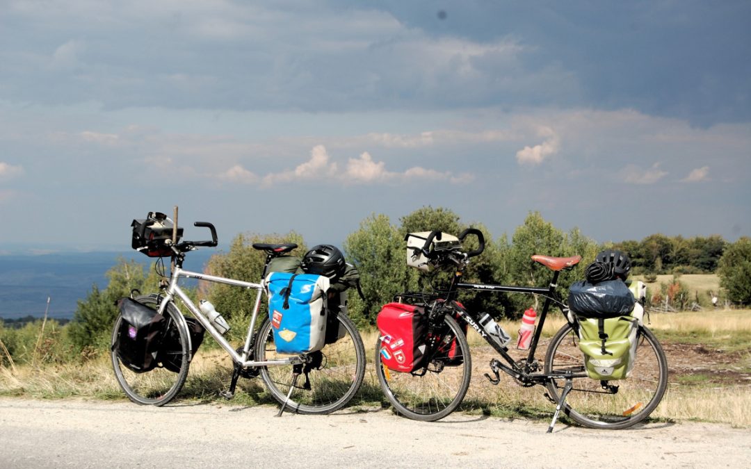 Comment préparer son vélo de route avant un voyage ?